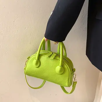 2023 Нова чанта за боулинг в Корейски стил, Скъпа и модерна чанта за жени, однотонная зелена чанта през рамо от изкуствена кожа с Голям капацитет