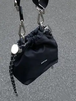 2023 Нова Луксозна Дизайнерска Марка Дамски чанта от сатен-плат за подмишниците, Модерна чанта в съвсем малък, Когато е Универсална чанта през рамо