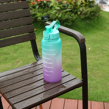 Мотивирующая бутилка за вода с обем 2000 ml с маркер време за фитнес на открито, къмпинг